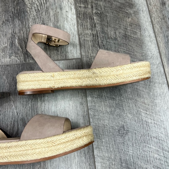 Vince Camuto Mauve Platform Sandals - Picture 7 of 11